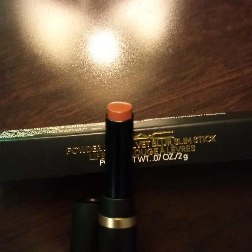 Mac Cosmetics - Picture 2 of 2